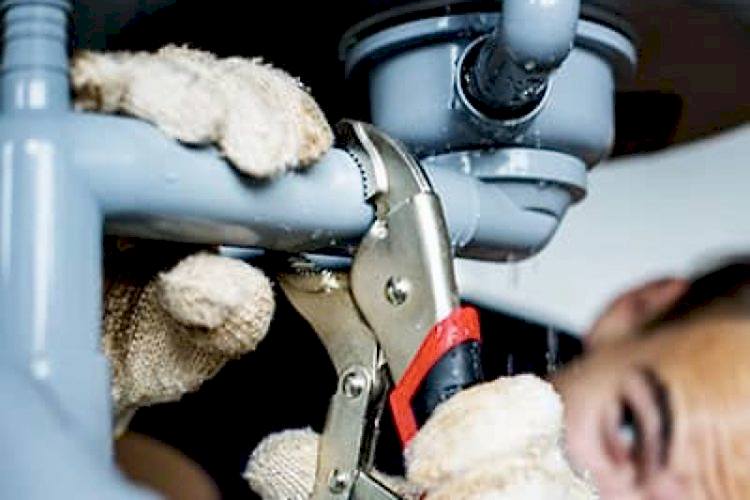 ZPZ Tech turning clamp wrench on pipe