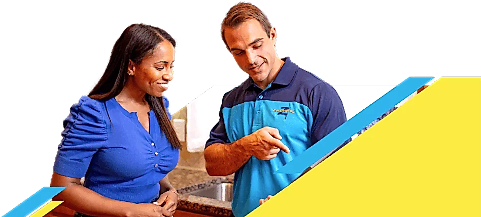 Z PLUMBERZ of North Dallas technician talking to a customer